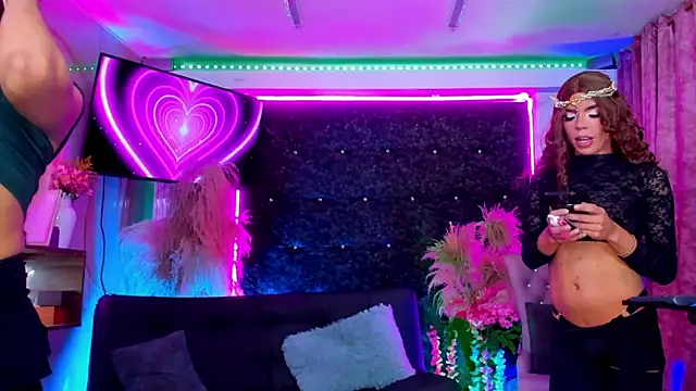Queens_Wonders_Blonders webcam
