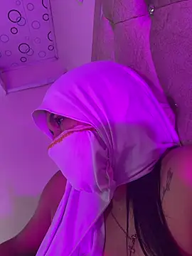 Yasmina_Noir webcam