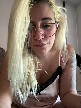 PlayWithUsXO webcam