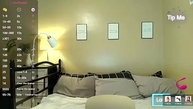 MarianeSaints webcam