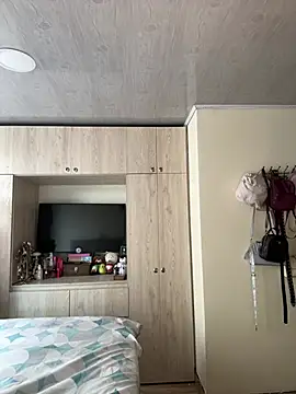 RachelWeisz_ webcam