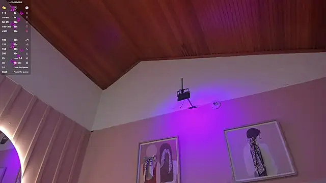 elodie_walker live cam on StripChat