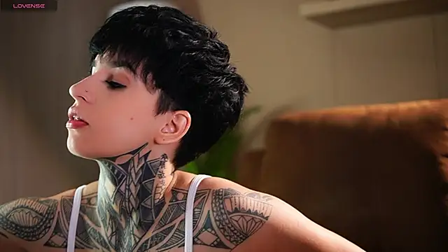AliceShazaham_ webcam