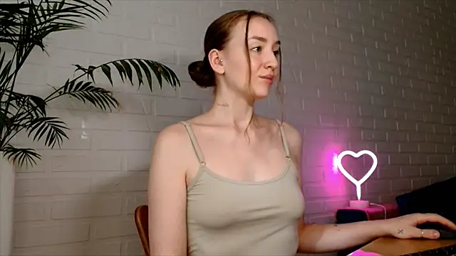 WhitePrincessLuna webcam