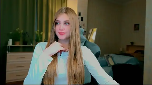 yourbeautyarya webcam