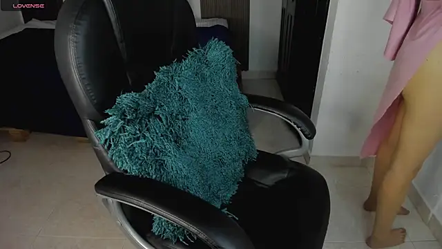 Safiya__ live cam on StripChat
