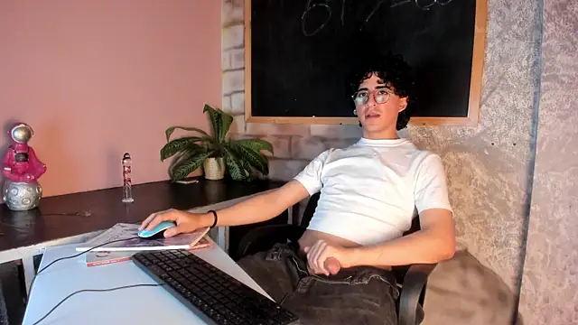 ElliotNoir webcam