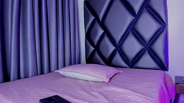 Bby-pink webcam
