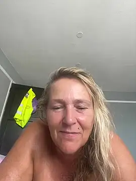 Blondnboujee53