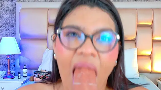 SelennaCooper webcam