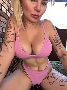 Shorty_Holly webcam