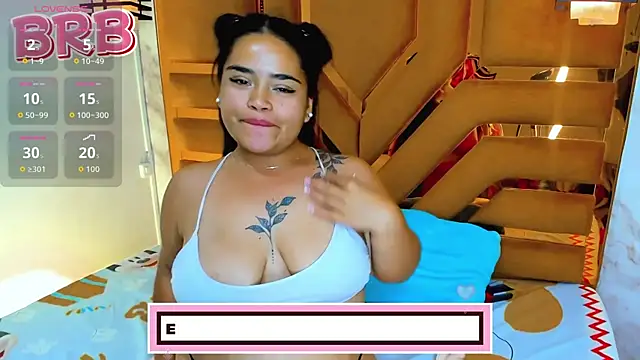 Violett_Cinnamon webcam