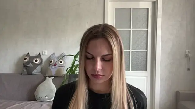 LaraineDomebo webcam