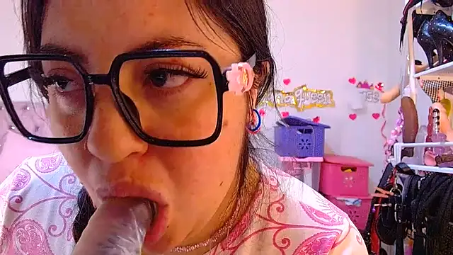 lanaqueen699 webcam