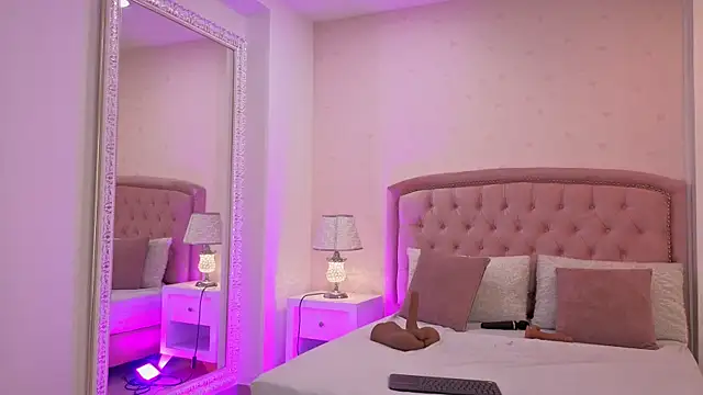 ChloeMoon9 webcam