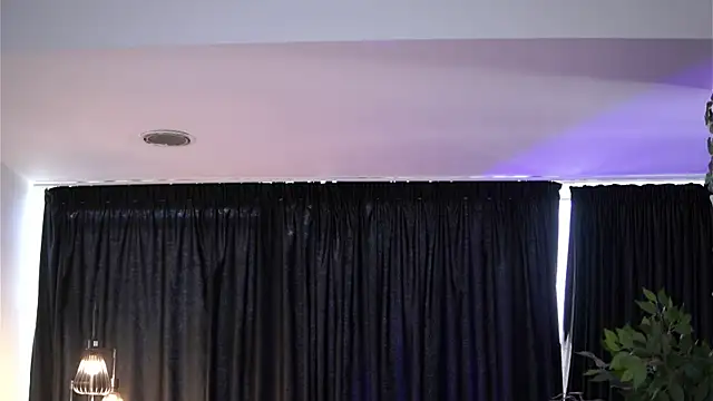 Aisha_Bee webcam