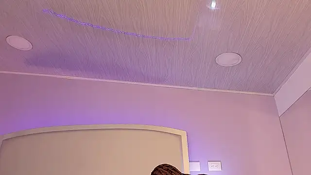 salome_moon_ webcam