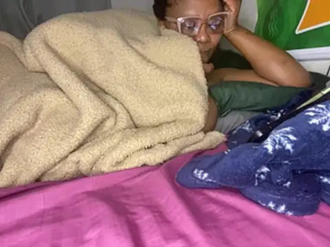 BoobsQueeen webcam