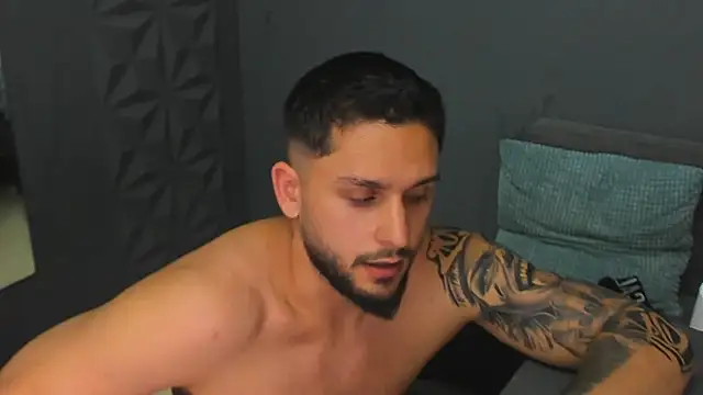 TroyWadee webcam