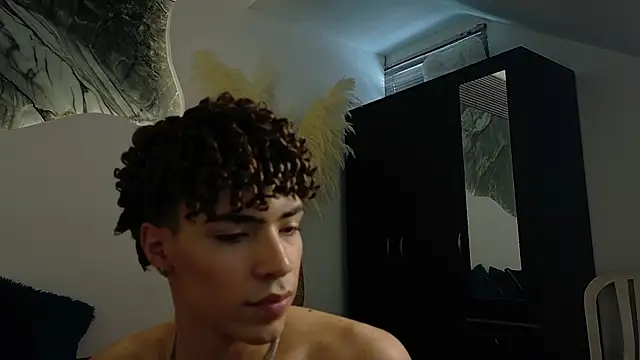 Monyel_Blake webcam