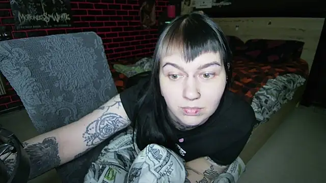 MessalinaOfficial webcam