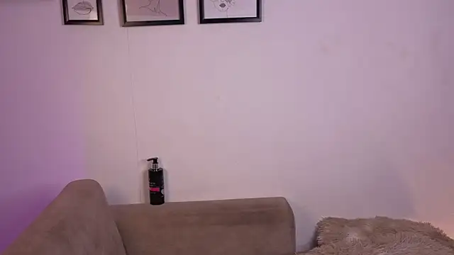 Pamela_tomas live cam on StripChat