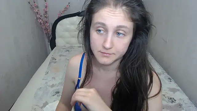 Holliy_Cooper live cam on StripChat