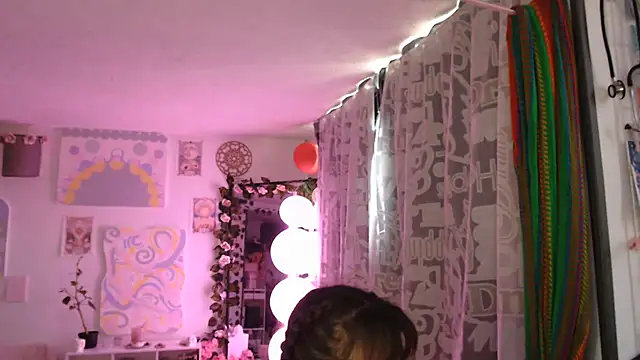 Hellen_dumont live cam on StripChat