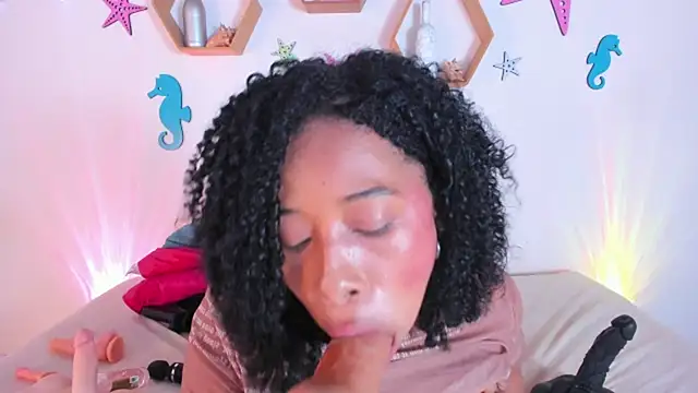 Tanissha_curly