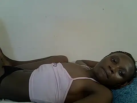 SpicyPetite live cam on StripChat