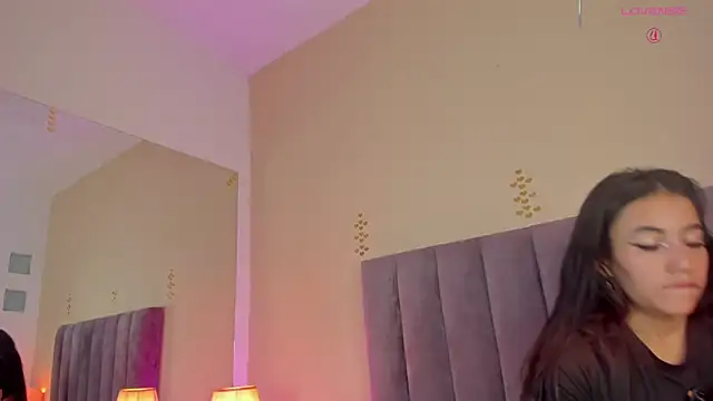 Megan_Thompsonn webcam