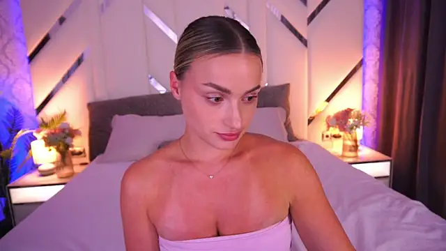 LindsieGreyy live cam on StripChat