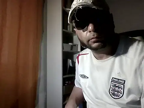 SmokedAlloy2 live cam on StripChat
