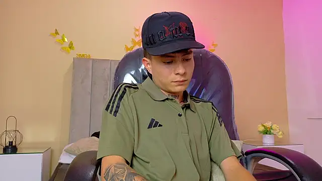 Nascary_Fox live cam on StripChat