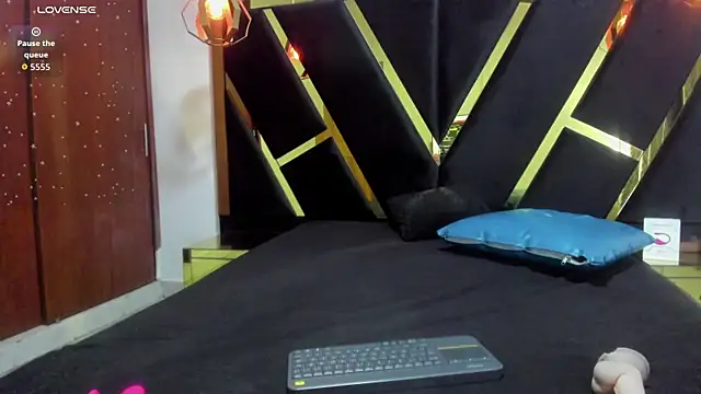 agatha_fit webcam