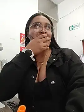 Mia_Risky-1 webcam