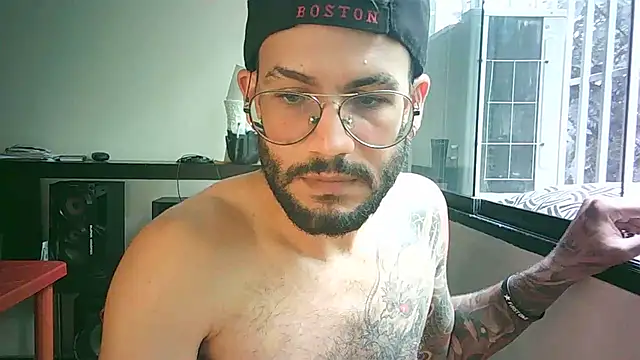 thedragonboyxxx live cam on StripChat