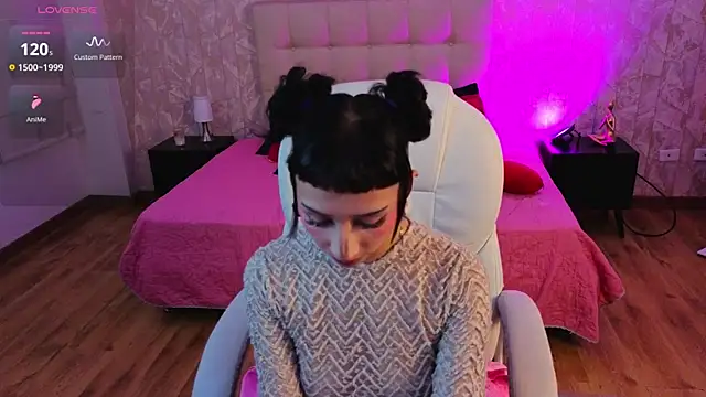 mia_bloom2 webcam