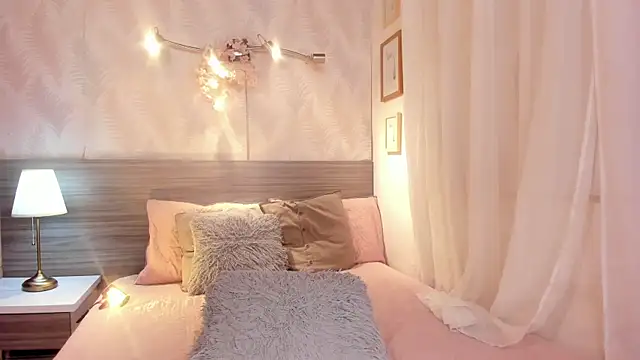 KarolyneLune webcam
