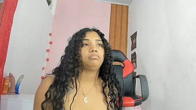EllyBloom live cam on StripChat