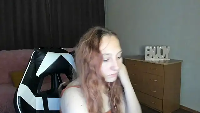 ModelGyrl webcam