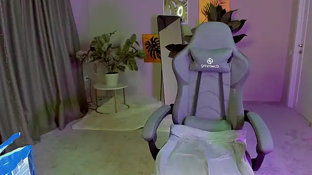DianaRayyy webcam