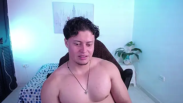 fucking_bear_ live cam on StripChat