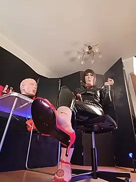 VelvetMansionHQ webcam
