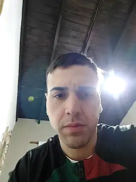 Agusss_2000 live cam on StripChat