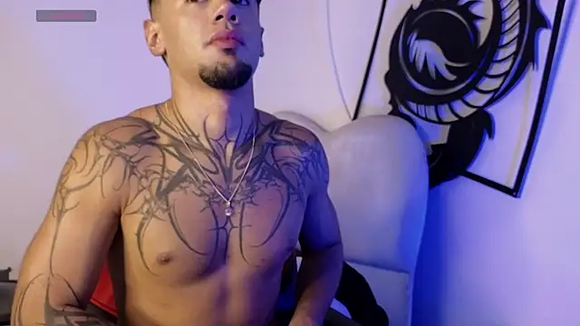 imAdamhot webcam