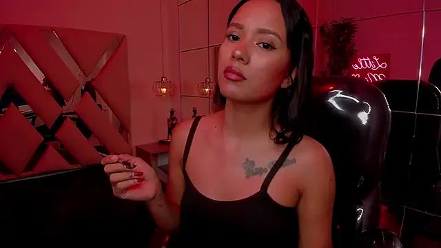 Ivonne_Latina webcam