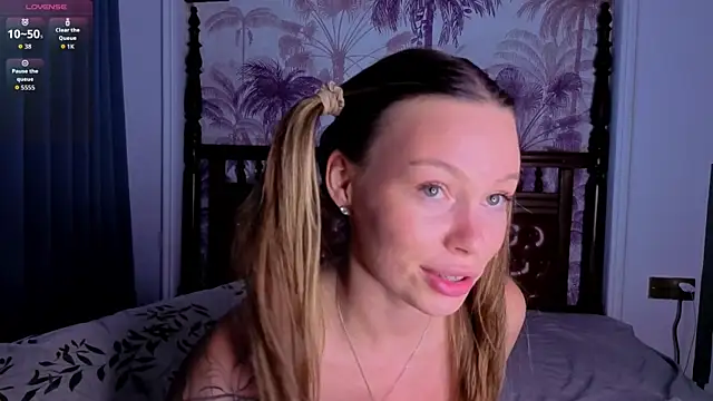your_little_tiger live cam on StripChat