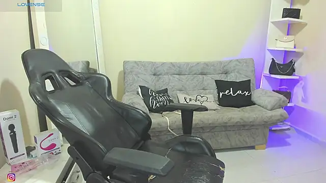 melody_pink_18 webcam