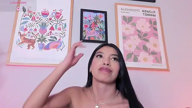 Tiffany_Low webcam